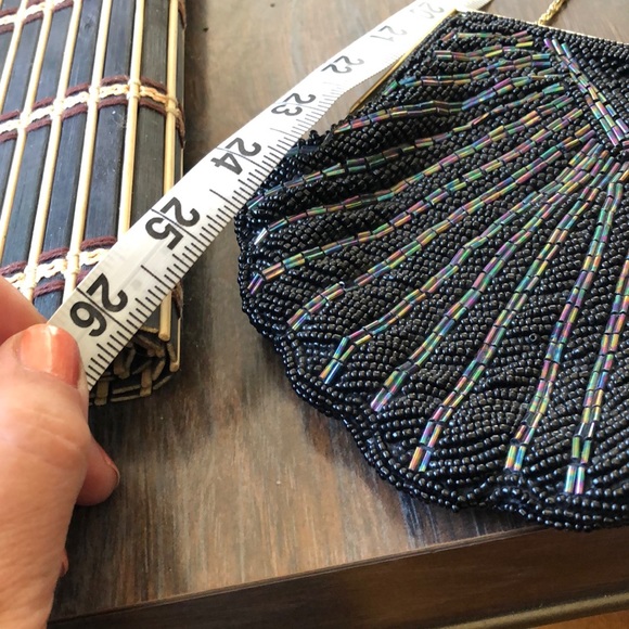 VNT beautiful black bead Scalloped handbag - Picture 6 of 16